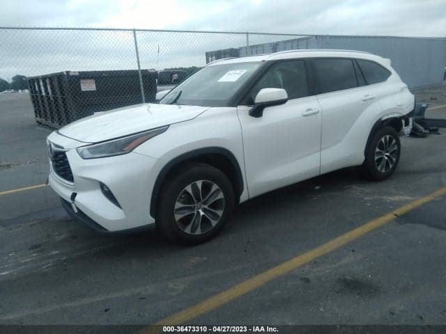 2021 TOYOTA HIGHLANDER XLE 2