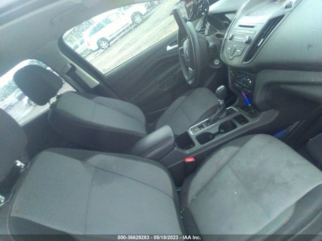 2017 FORD ESCAPE SE 5
