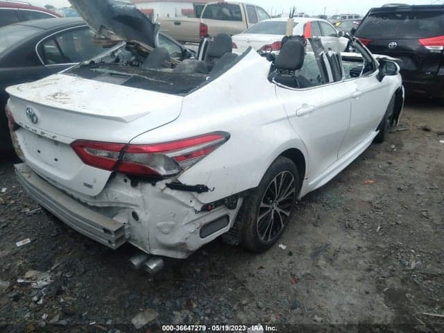 2019 TOYOTA CAMRY SE 4