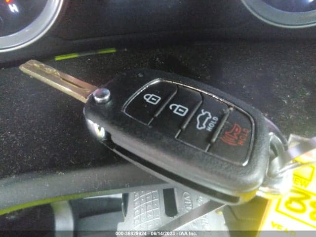 2019 HYUNDAI SONATA SE 11