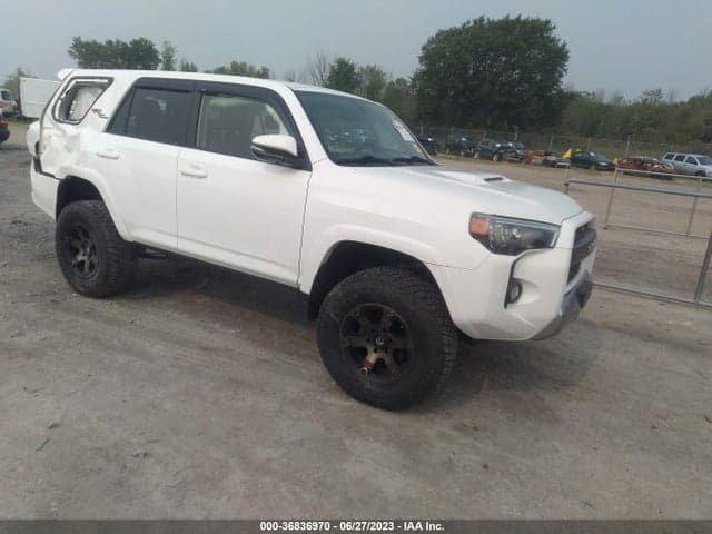 2019 TOYOTA 4RUNNER SR5 1