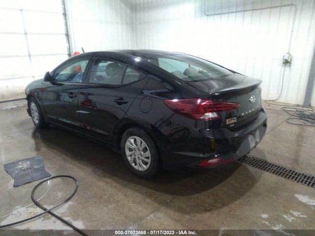 2019 HYUNDAI ELANTRA SE 3