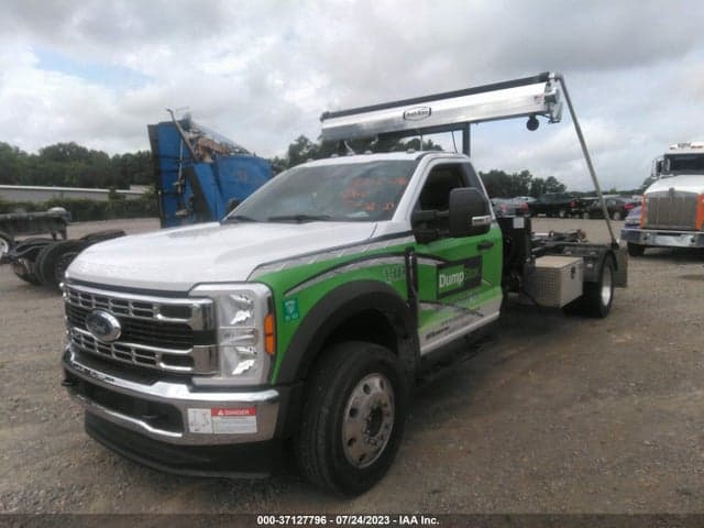 2023 FORD F-600 CHASSIS XLT 2