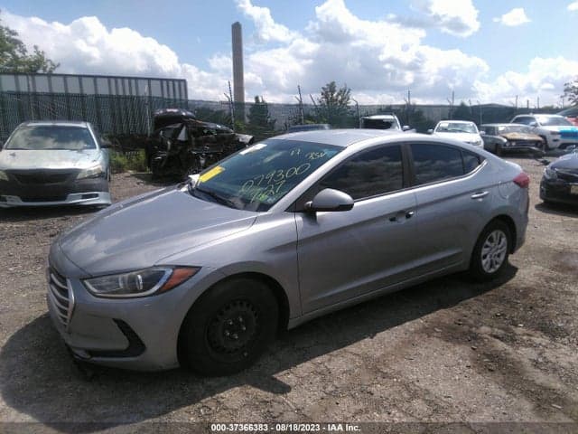 2017 HYUNDAI ELANTRA SE 2