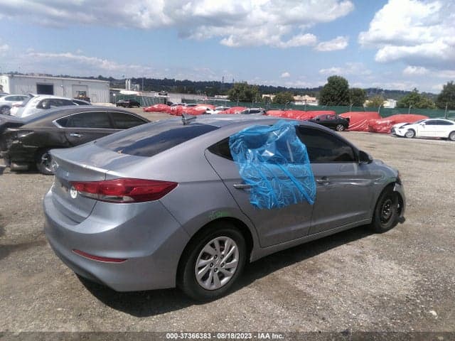 2017 HYUNDAI ELANTRA SE 4