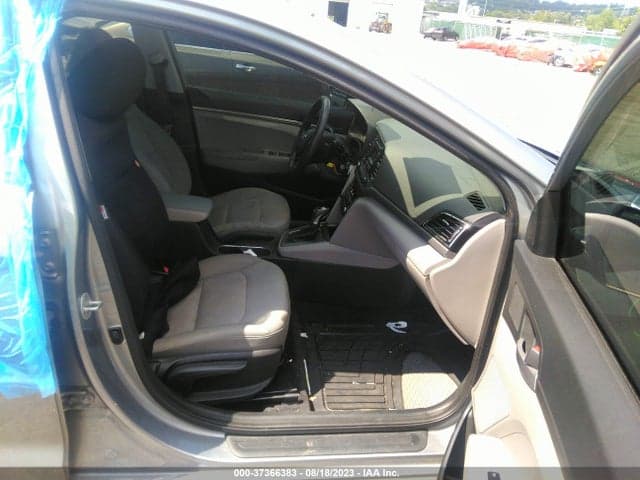 2017 HYUNDAI ELANTRA SE 5