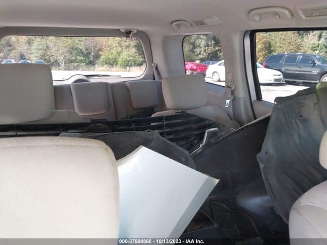 2017 NISSAN QUEST SV 8