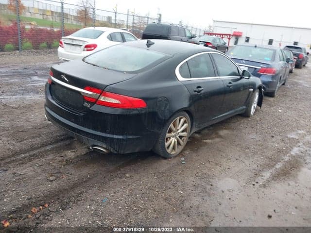 2013 JAGUAR XF V6 4