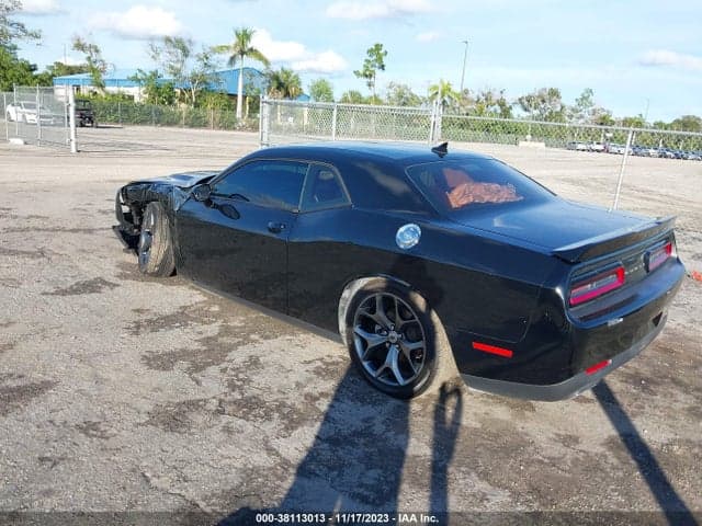 2017 DODGE CHALLENGER SXT 3