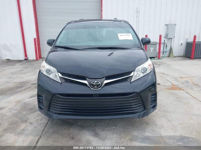 2020 TOYOTA SIENNA LE 6