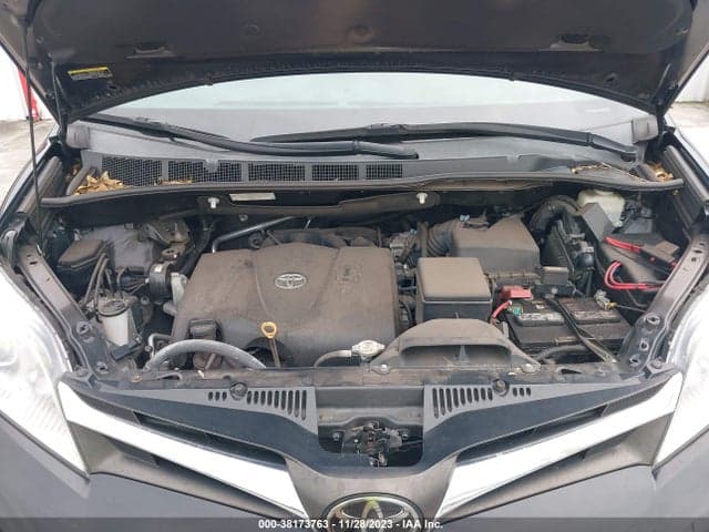 2020 TOYOTA SIENNA LE 10