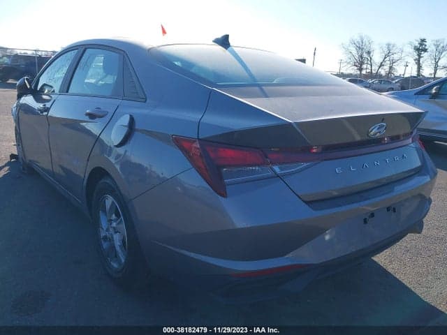 2021 HYUNDAI ELANTRA SE 3
