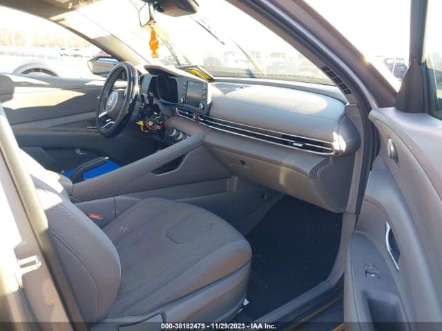 2021 HYUNDAI ELANTRA SE 5