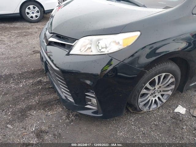 2018 TOYOTA SIENNA XLE 6