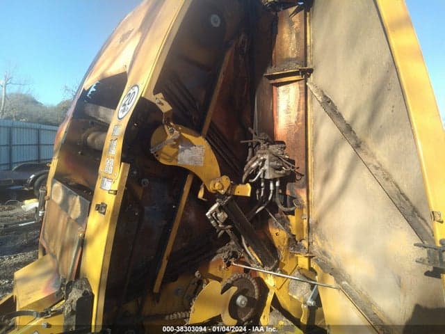 2021 VERMEER BAILER 6