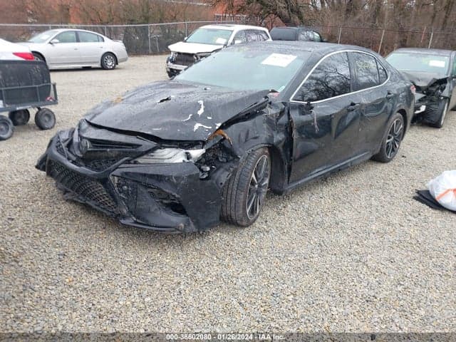 2018 TOYOTA CAMRY XSE 2