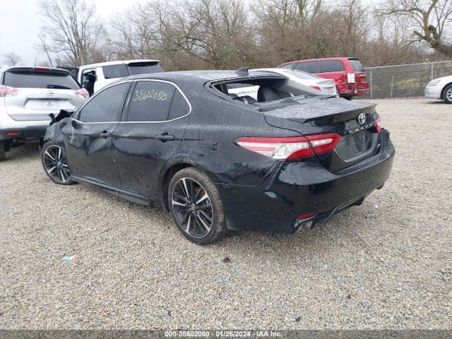 2018 TOYOTA CAMRY XSE 3