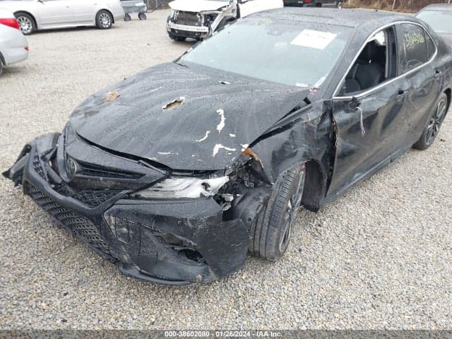 2018 TOYOTA CAMRY XSE 6
