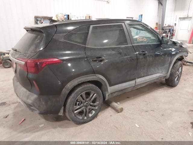 2023 KIA SELTOS LX 4