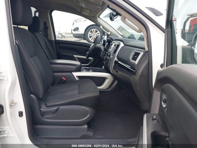 2017 NISSAN TITAN SV 5