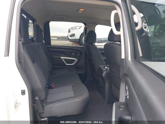 2017 NISSAN TITAN SV 8