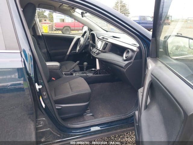 2017 TOYOTA RAV4 LE 5