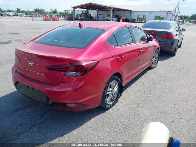 2020 HYUNDAI ELANTRA SEL 4