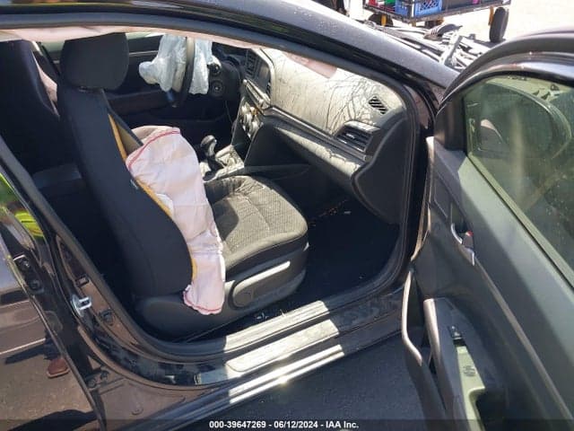 2019 HYUNDAI ELANTRA SE 5