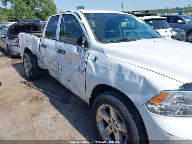 2017 RAM 1500 EXPRESS QUAD CAB 4X2 6'4 BOX 6