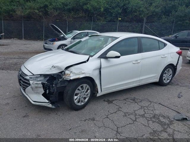 2019 HYUNDAI ELANTRA SE 2