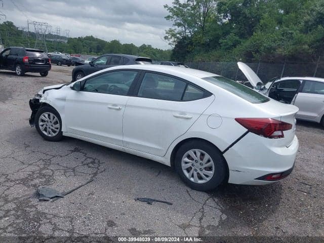 2019 HYUNDAI ELANTRA SE 3