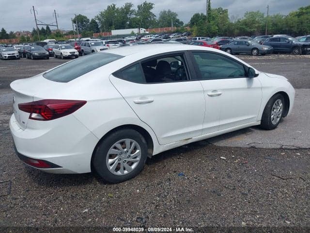 2019 HYUNDAI ELANTRA SE 4