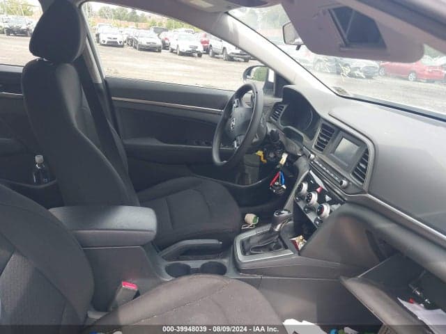 2019 HYUNDAI ELANTRA SE 5