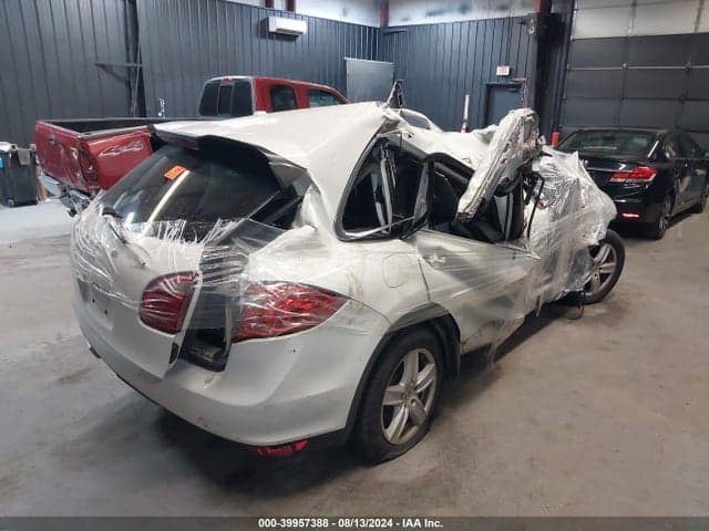 2013 PORSCHE CAYENNE 4