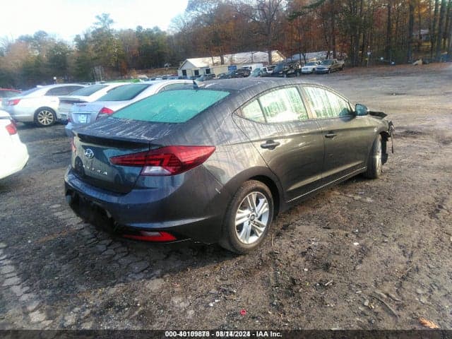 2020 HYUNDAI ELANTRA SEL 4