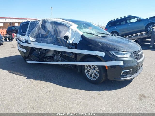 2023 CHRYSLER PACIFICA TOURING L 1