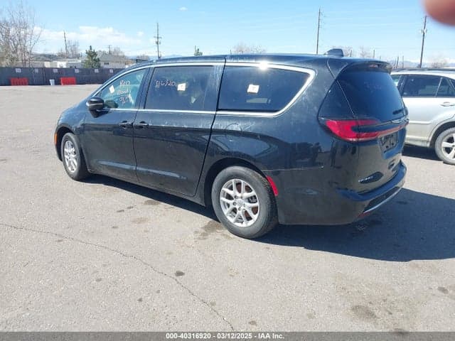 2023 CHRYSLER PACIFICA TOURING L 3