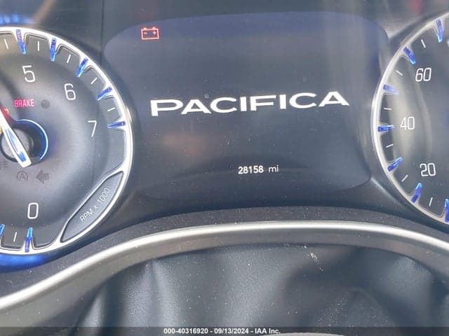 2023 CHRYSLER PACIFICA TOURING L 7