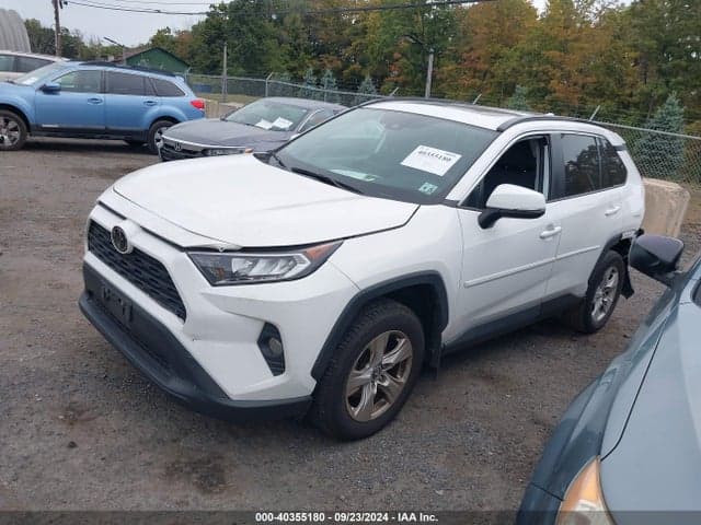 2020 TOYOTA RAV4 XLE 2