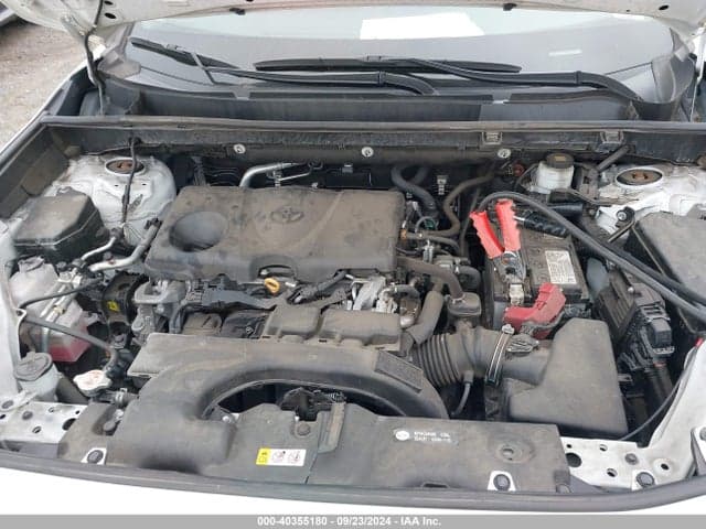 2020 TOYOTA RAV4 XLE 10