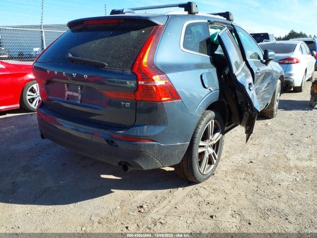 2021 VOLVO XC60 T5 MOMENTUM 4