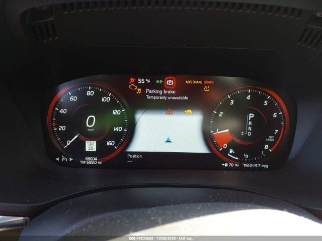 2021 VOLVO XC60 T5 MOMENTUM 7