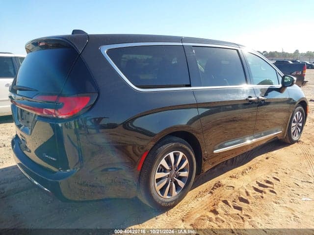 2023 CHRYSLER PACIFICA HYBRID LIMITED 4