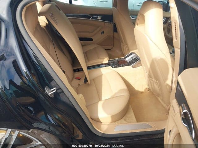 2016 PORSCHE PANAMERA S 8
