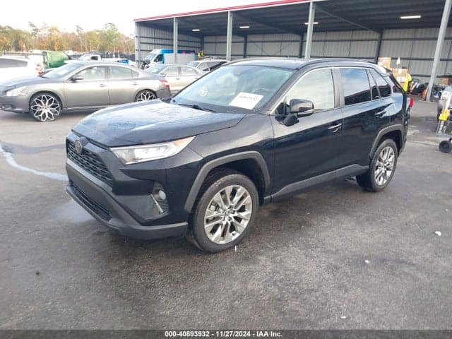 2020 TOYOTA RAV4 XLE PREMIUM 2