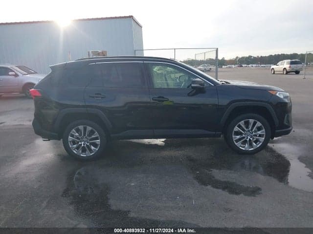 2020 TOYOTA RAV4 XLE PREMIUM 13