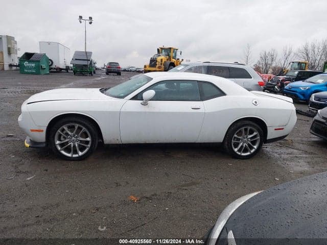 2022 DODGE CHALLENGER GT AWD 13