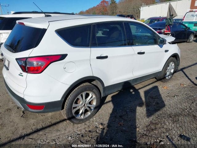 2017 FORD ESCAPE SE 4