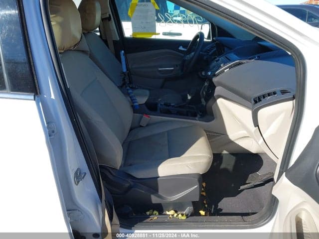 2017 FORD ESCAPE SE 5