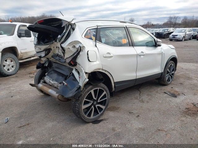 2017 NISSAN ROGUE SPORT SL 4